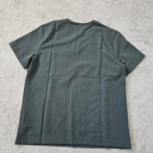 NWT Figs | Leon Three-Pocket Scrub Top In Bonsai, Mens Medium - Picture 7 of 7